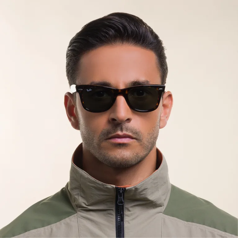 Shop Ray-Ban Wayfarer Unisex Square Sunglasses in Tortoise online.