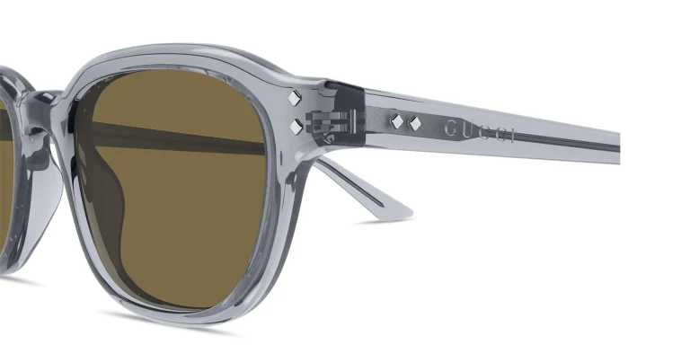 Shop GUCCI Gucci Rivets Square Sunglasses in Grey online.