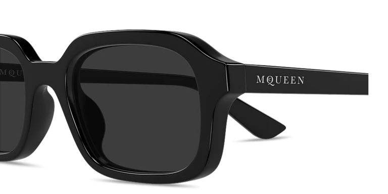 Shop Alexander McQueen Spike Rectangle Sunglasses in Black online.
